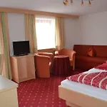 Alpenblick בית הארחה 3*